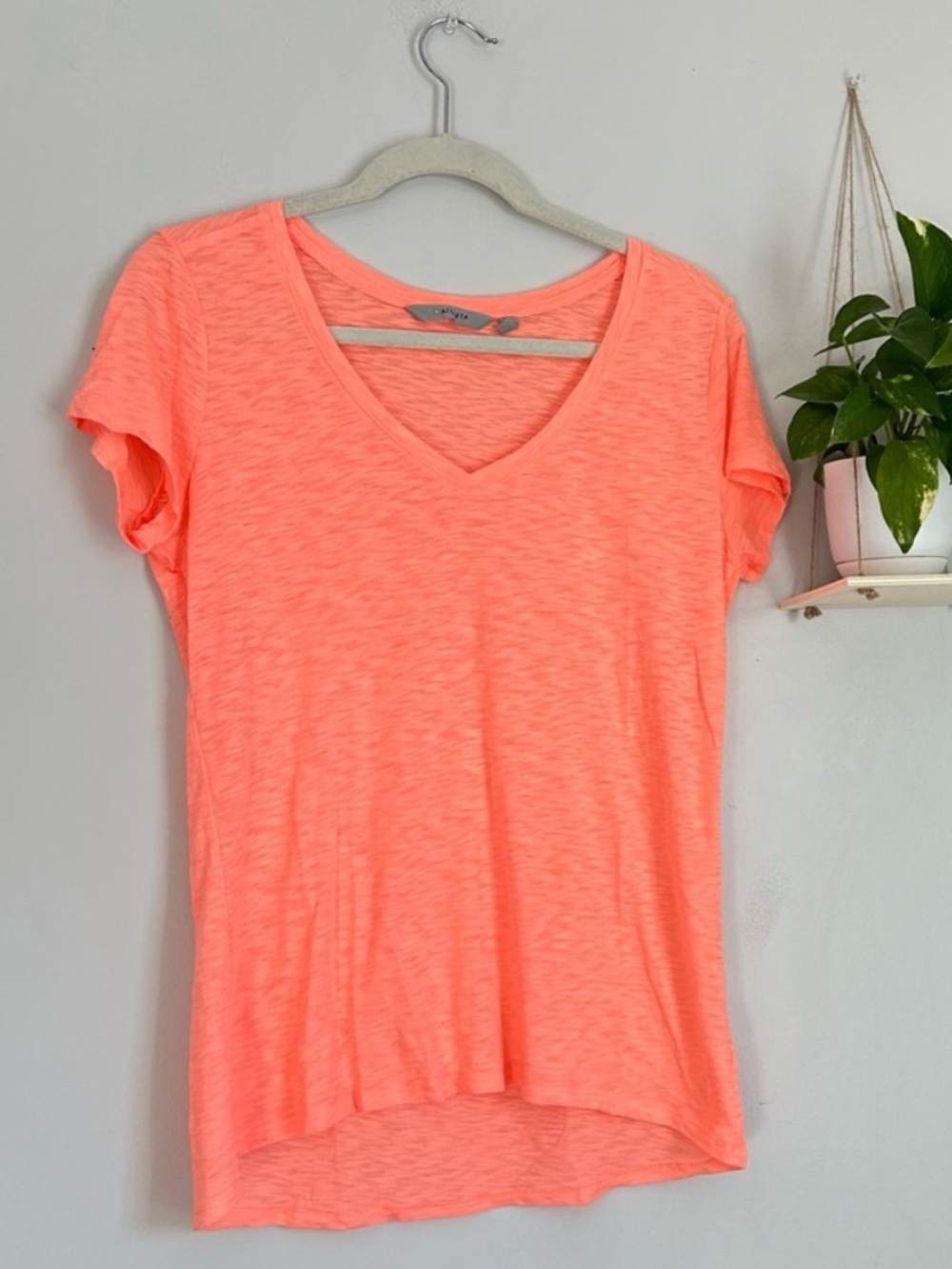 🩷ATHLETA CORAL ORANGE SHORT SLEEVE V NECK SHEER TOP SHIRT SIZE MEDIUM TRENDING